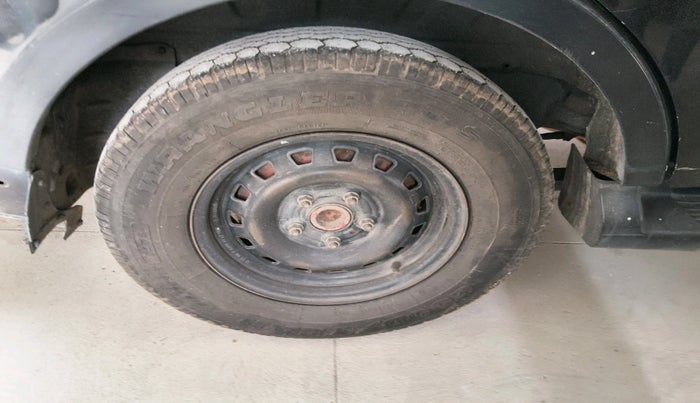 2012 Mahindra Xylo E4, Diesel, Manual, 1,70,000 km, tyre