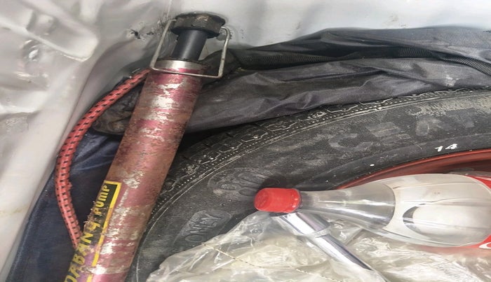 2023 Renault Kiger RXE MT, Petrol, Manual, 19,490 km, tyre