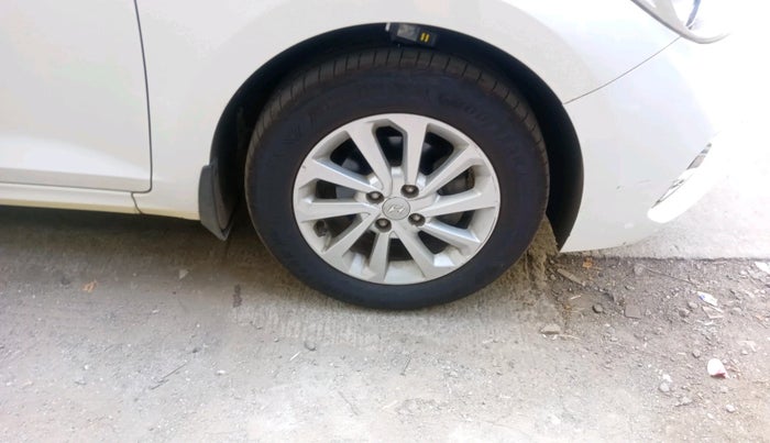 2018 Hyundai Verna 1.6 EX VTVT AT, Petrol, Automatic, 33,620 km, tyre