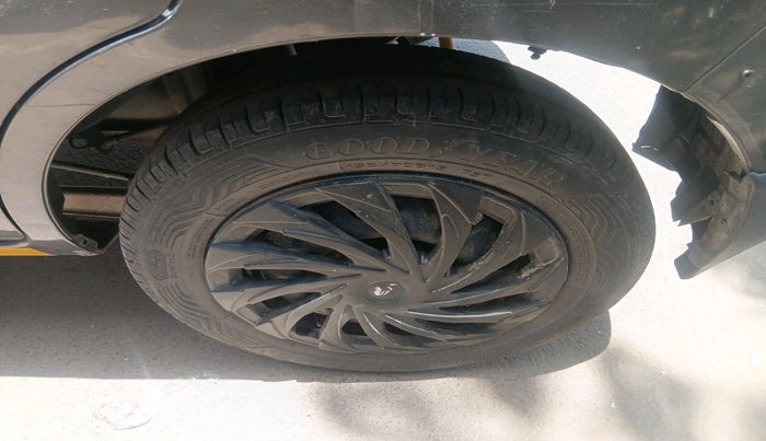 2015 Maruti Alto K10 VXI, Petrol, Manual, 1,14,621 km, tyre