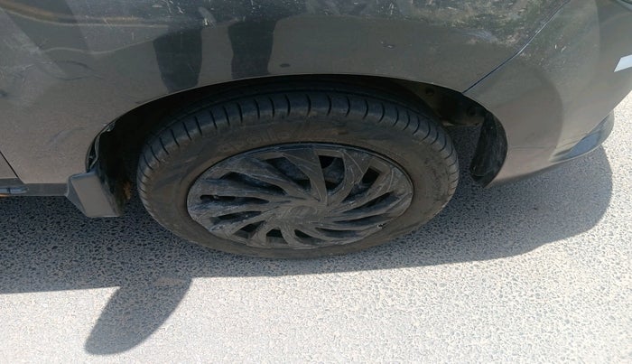 2015 Maruti Alto K10 VXI, Petrol, Manual, 1,14,621 km, tyre