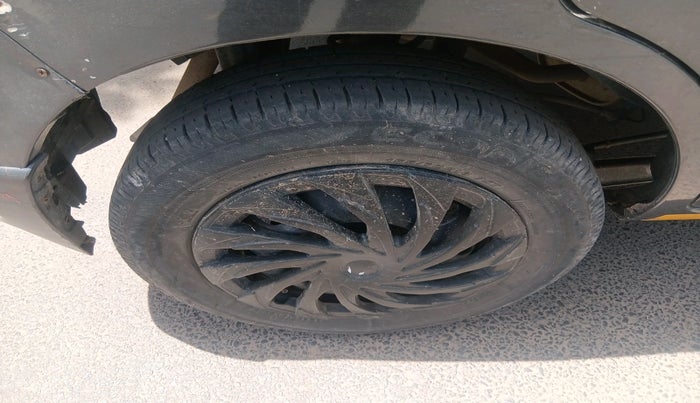 2015 Maruti Alto K10 VXI, Petrol, Manual, 1,14,621 km, tyre