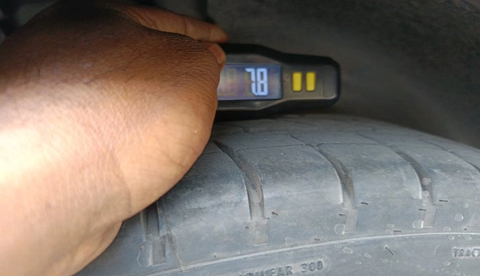 2017 Hyundai Creta SX PLUS 1.6 PETROL, Petrol, Manual, 76,337 km, tyre