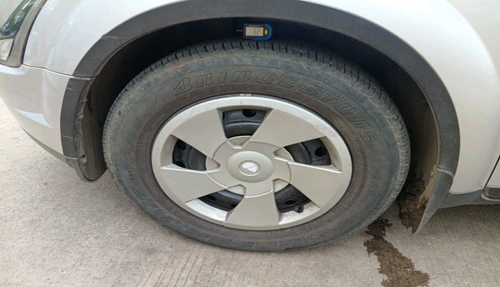 2021 Mahindra XUV500 W7, Diesel, Manual, 1,04,254 km, tyre