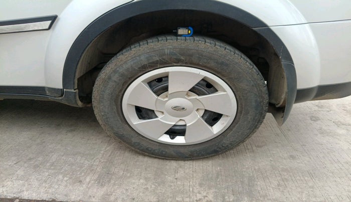 2021 Mahindra XUV500 W7, Diesel, Manual, 1,04,254 km, tyre