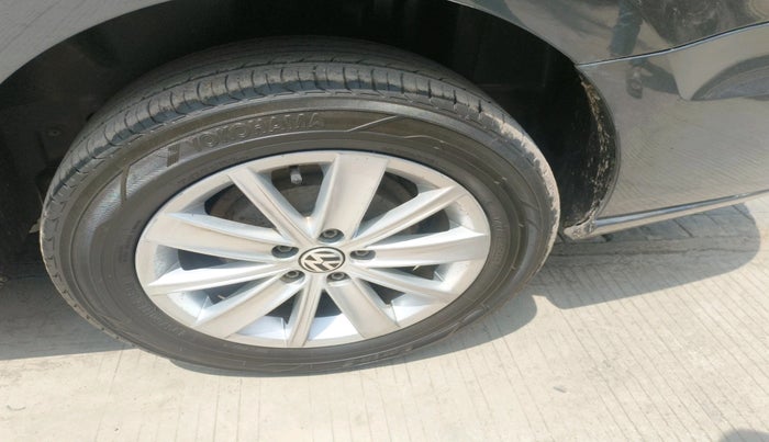 2016 Volkswagen Vento HIGHLINE 1.5 AT, Diesel, Automatic, 1,16,722 km, tyre