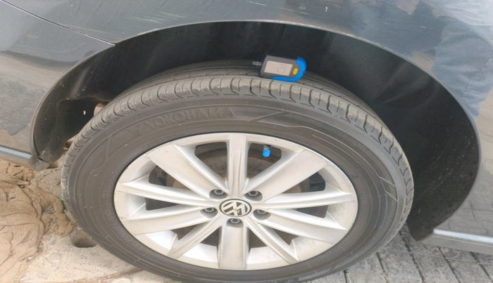 2016 Volkswagen Vento HIGHLINE 1.5 AT, Diesel, Automatic, 1,16,722 km, tyre