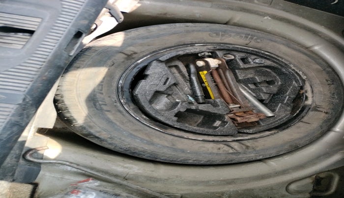 2008 Skoda Laura ELEGANCE 1.9 PD, Diesel, Manual, 2,93,027 km, tyre