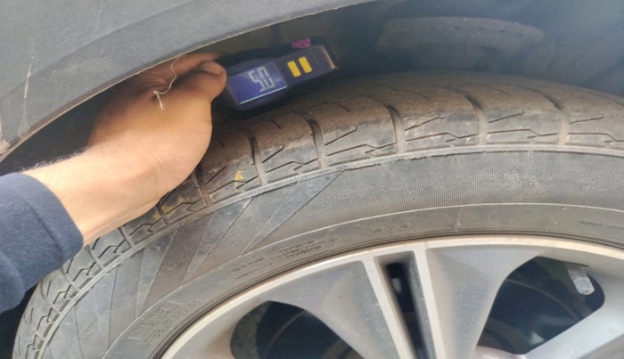 2017 Hyundai Creta SX PLUS AT 1.6 PETROL, Petrol, Automatic, 75,827 km, tyre