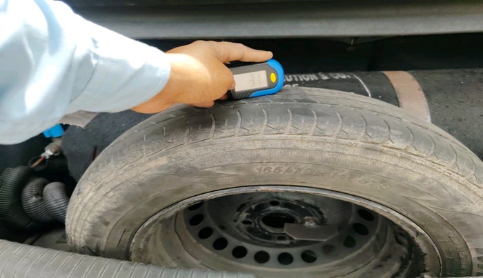 2015 Hyundai Grand i10 ASTA (O) 1.2 KAPPA VTVT, CNG, Manual, 1,41,503 km, tyre