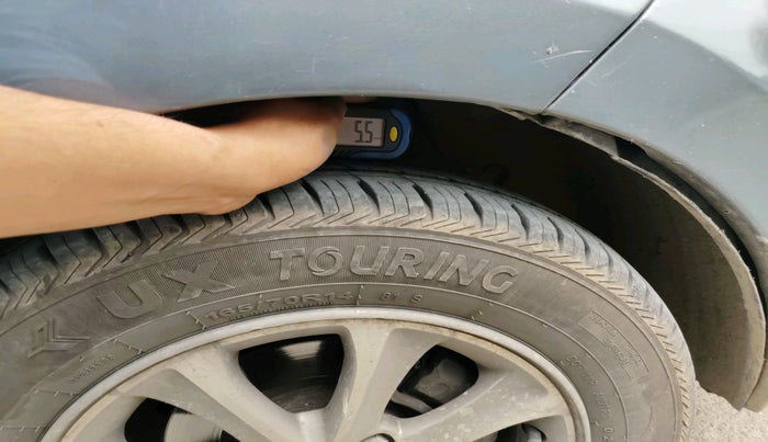 2015 Hyundai Grand i10 ASTA (O) 1.2 KAPPA VTVT, CNG, Manual, 1,41,503 km, tyre