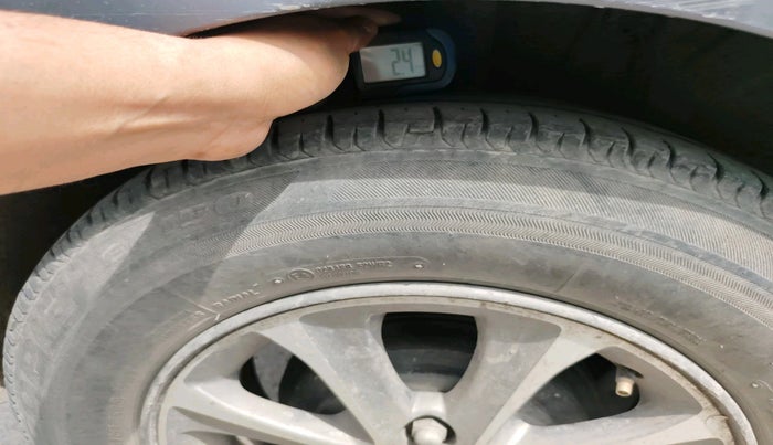 2015 Hyundai Grand i10 ASTA (O) 1.2 KAPPA VTVT, CNG, Manual, 1,41,503 km, tyre