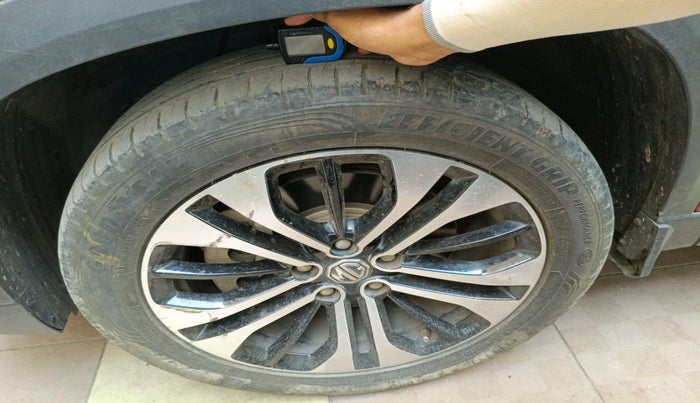 2021 MG HECTOR SHARP HYBRID 1.5 PETROL, Petrol, Manual, 26,176 km, tyre