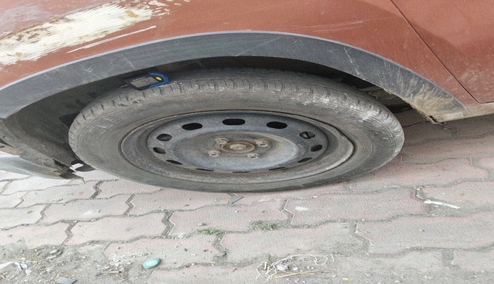 2016 Mahindra Kuv100 K4 D 6 STR, Diesel, Manual, 81,797 km, tyre