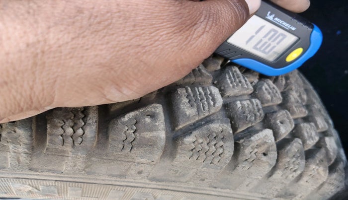 2016 Mahindra Kuv100 K4 D 6 STR, Diesel, Manual, 81,797 km, tyre