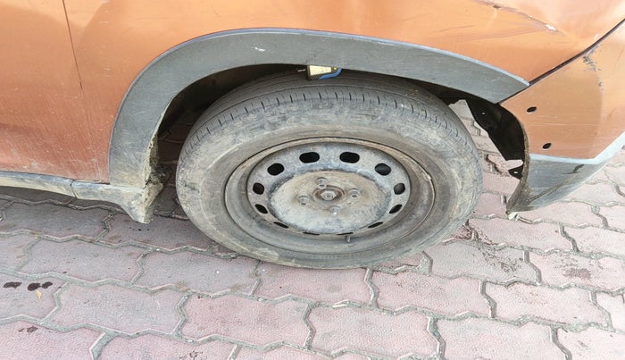 2016 Mahindra Kuv100 K4 D 6 STR, Diesel, Manual, 81,797 km, tyre