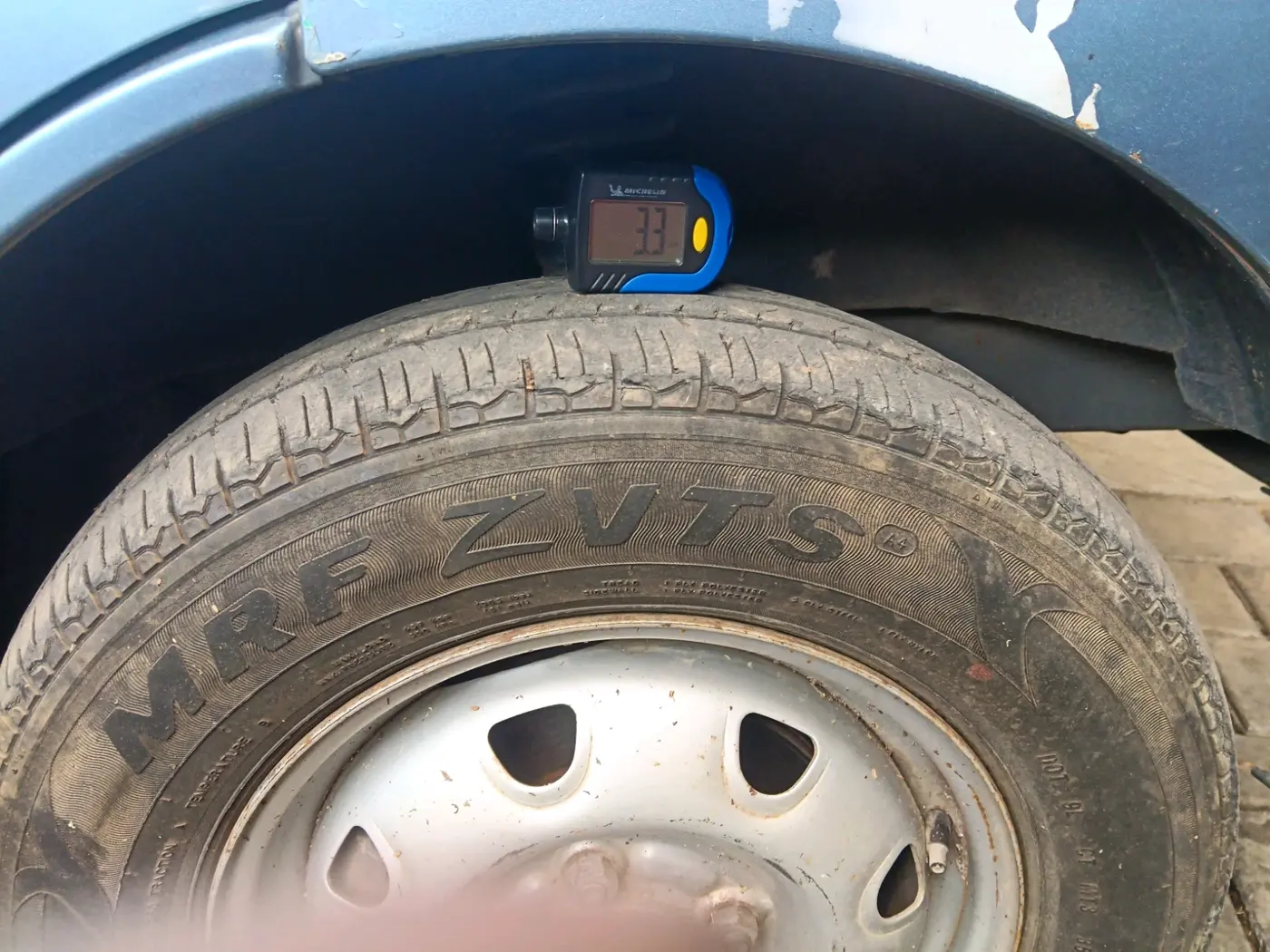 2018 Maruti Eeco 5 STR WITH A/C+HTR CNG, CNG, Manual, 1,01,478 km, tyre