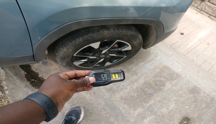 2022 Tata PUNCH CREATIVE  AMT, Petrol, Automatic, 33,946 km, tyre