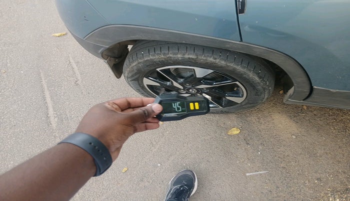 2022 Tata PUNCH CREATIVE  AMT, Petrol, Automatic, 33,946 km, tyre