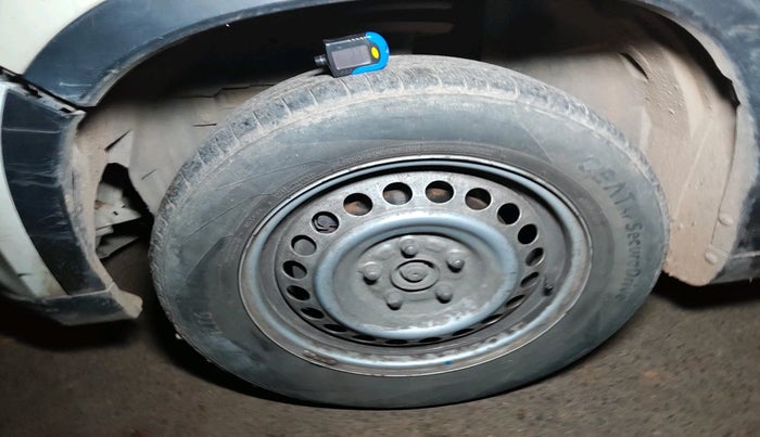 2017 Maruti Vitara Brezza LDI (O), Diesel, Manual, 1,16,863 km, tyre