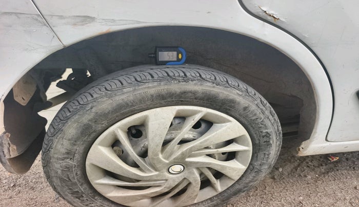 2010 Maruti Wagon R 1.0 LXI, CNG, Manual, 91,824 km, tyre