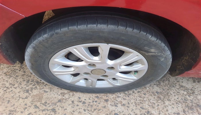 2017 Tata Tiago XZ PETROL, Petrol, Manual, 68,495 km, tyre