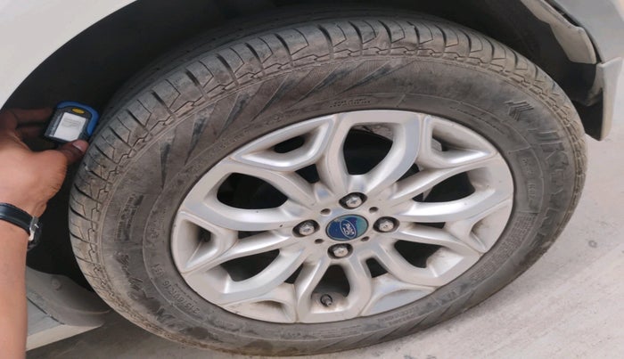 2016 Ford Ecosport TITANIUM 1.5L DIESEL, Diesel, Manual, 1,56,536 km, tyre