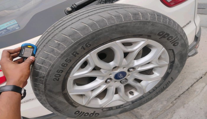 2016 Ford Ecosport TITANIUM 1.5L DIESEL, Diesel, Manual, 1,56,536 km, tyre