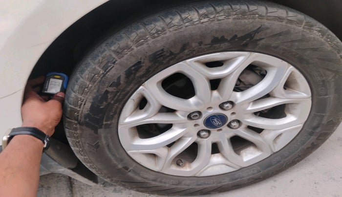 2016 Ford Ecosport TITANIUM 1.5L DIESEL, Diesel, Manual, 1,56,536 km, tyre