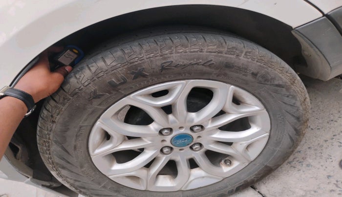 2016 Ford Ecosport TITANIUM 1.5L DIESEL, Diesel, Manual, 1,56,536 km, tyre