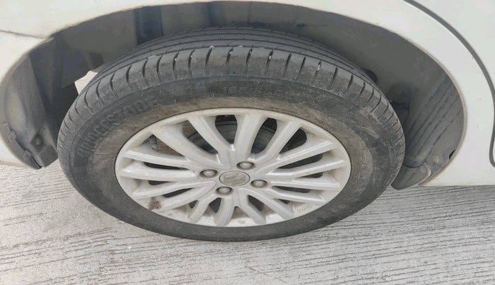 2018 Maruti Dzire ZXI AMT, Petrol, Automatic, 37,171 km, tyre