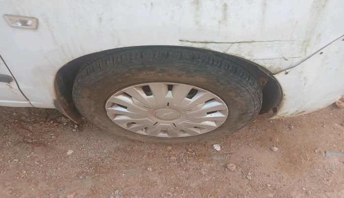 2012 Chevrolet Sail UVA 1.2 LS, Petrol, Manual, 70,843 km, tyre