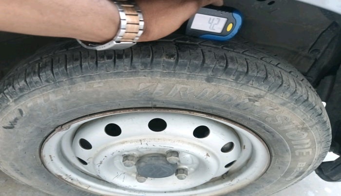 2012 Maruti Wagon R 1.0 LXI CNG, CNG, Manual, 61,052 km, tyre