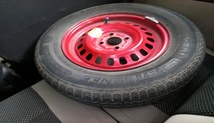 2022 Renault TRIBER RXZ, Petrol, Manual, 50,720 km, tyre