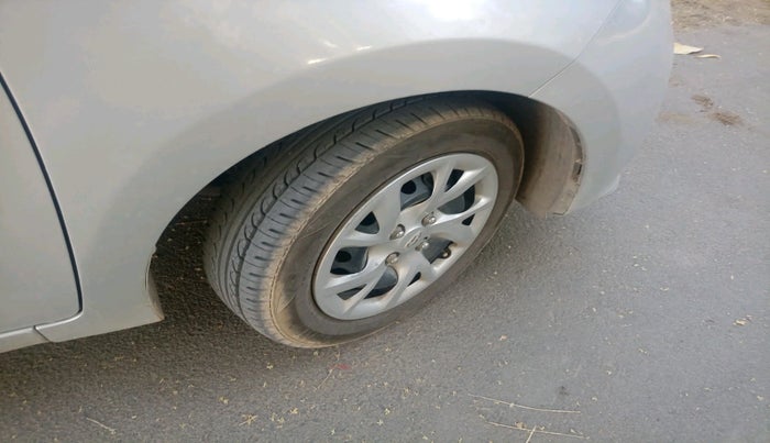 2017 Hyundai Grand i10 SPORTZ 1.2 KAPPA VTVT, Petrol, Manual, 60,669 km, tyre