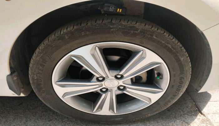 2018 Hyundai Verna 1.6 VTVT SX O, Petrol, Manual, 70,095 km, tyre