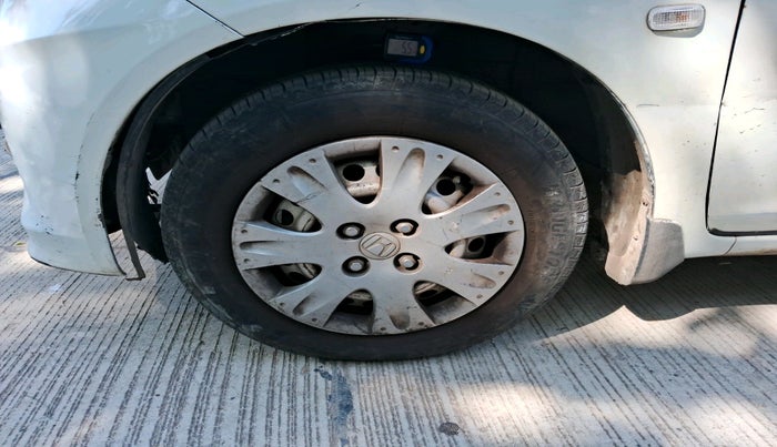 2013 Honda Brio EX MT, Petrol, Manual, 49,344 km, tyre