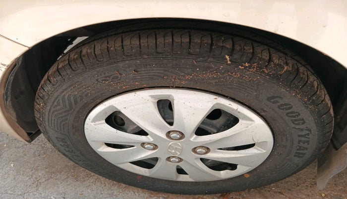 2011 Hyundai i10 SPORTZ 1.2, Petrol, Manual, 64,115 km, tyre