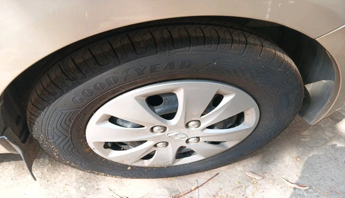 2011 Hyundai i10 SPORTZ 1.2, Petrol, Manual, 64,115 km, tyre