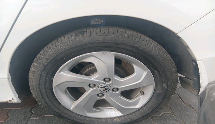 2015 Honda City 1.5L I-DTEC V, Diesel, Manual, 2,22,494 km, tyre