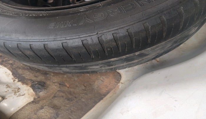 2015 Honda City 1.5L I-DTEC V, Diesel, Manual, 2,22,494 km, tyre