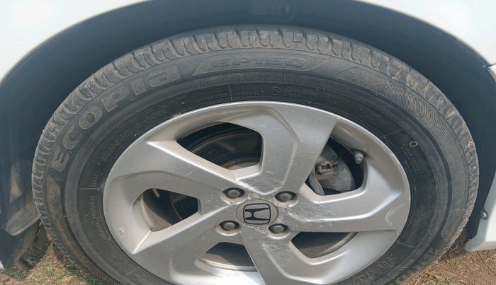 2015 Honda City 1.5L I-DTEC V, Diesel, Manual, 2,22,494 km, tyre