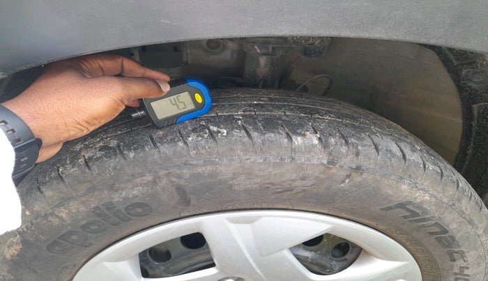 2022 Hyundai VENUE S+ 1.2, Petrol, Manual, 11,839 km, tyre