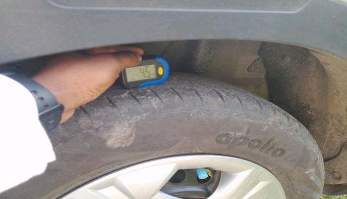 2022 Hyundai VENUE S+ 1.2, Petrol, Manual, 11,839 km, tyre