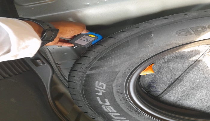 2022 Hyundai VENUE S+ 1.2, Petrol, Manual, 11,839 km, tyre