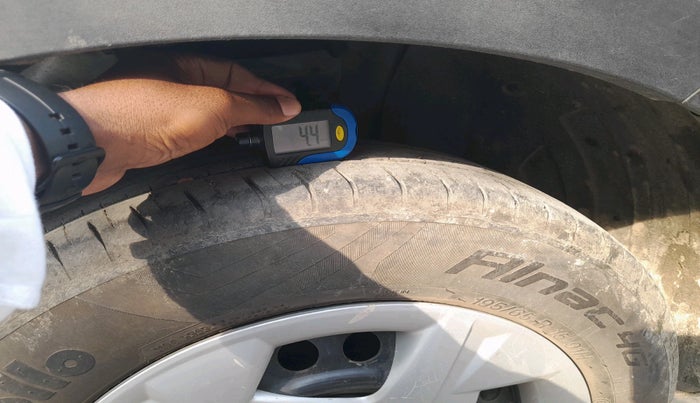 2022 Hyundai VENUE S+ 1.2, Petrol, Manual, 11,839 km, tyre