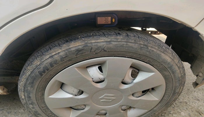 2015 Maruti Alto K10 LXI, CNG, Manual, 1,73,718 km, tyre