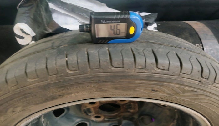 2015 Maruti Alto K10 LXI, CNG, Manual, 1,73,718 km, tyre