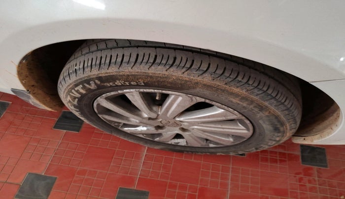 2016 Maruti Swift Dzire ZDI AMT, Diesel, Automatic, 3,18,223 km, tyre