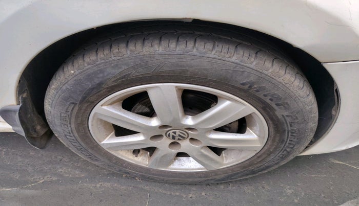 2012 Volkswagen Vento HIGHLINE DIESEL 1.6, Diesel, Manual, 89,465 km, tyre